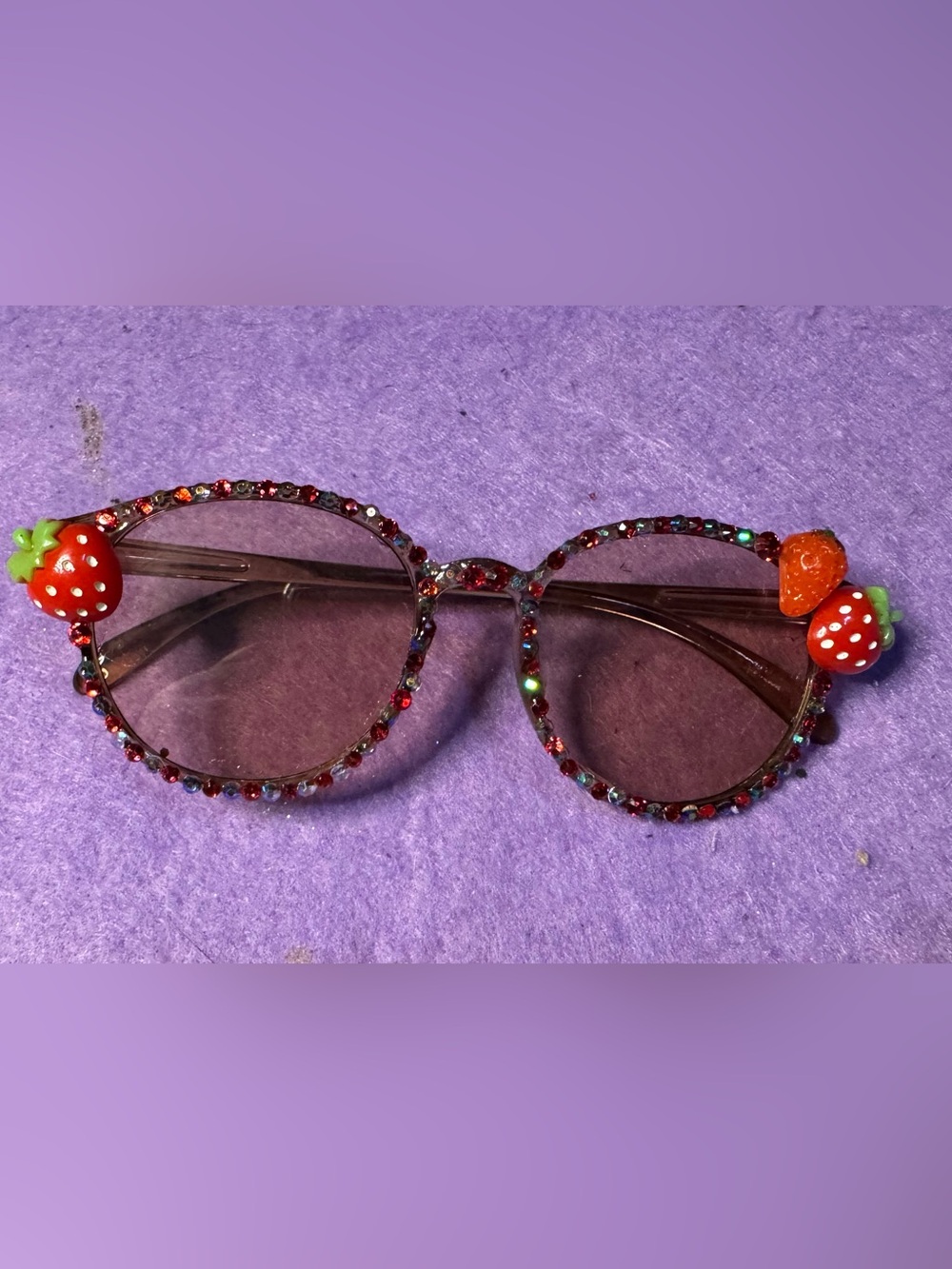 Crystal-strawberry Embellished Round Sunglasses